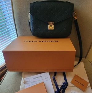 NWT Louis Vuitton Pochette Metis Empreinte Black